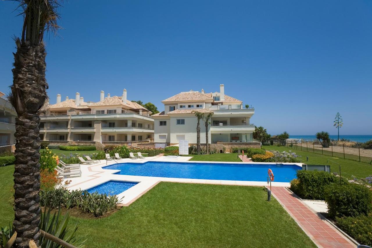Appt 401-3-Bed-Heaven Beach-Paseo-All Year Heated Pool-Free Bikes Estepona Exterior foto